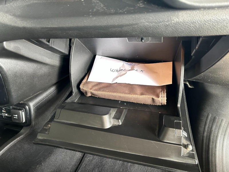 Jeep Renegade Vehicle Full-screen Gallery Image 20