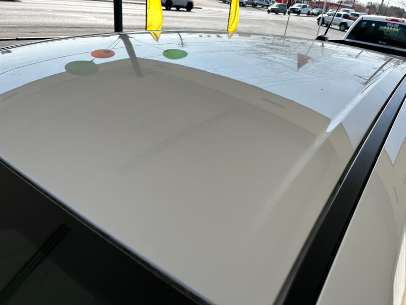 Ford Escape Vehicle Full-screen Gallery Image 07