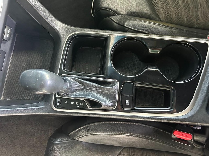 Hyundai Sonata Vehicle Full-screen Gallery Image 15