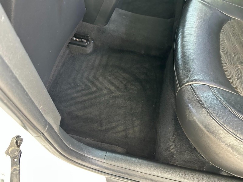 Hyundai Sonata Vehicle Full-screen Gallery Image 22