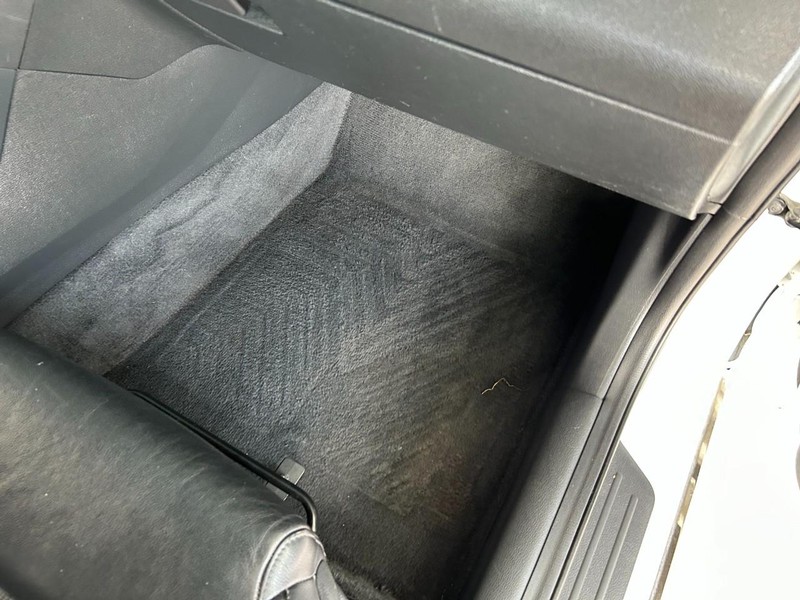 Hyundai Sonata Vehicle Full-screen Gallery Image 26