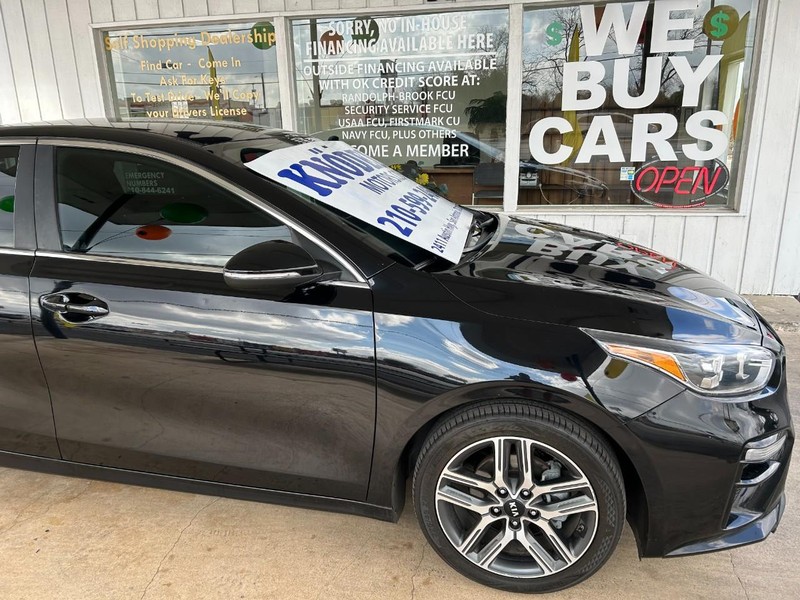 Kia Forte Vehicle Full-screen Gallery Image 04