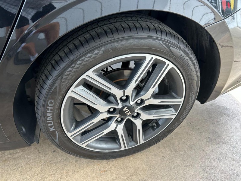 Kia Forte Vehicle Full-screen Gallery Image 09