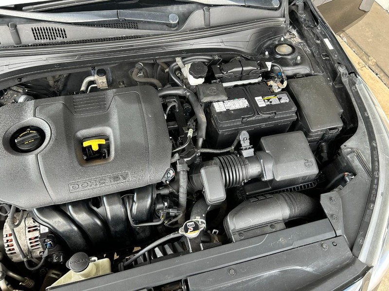 Kia Forte Vehicle Full-screen Gallery Image 11