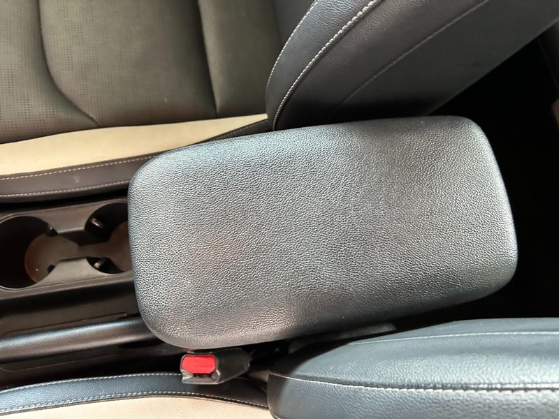 Kia Forte Vehicle Full-screen Gallery Image 16