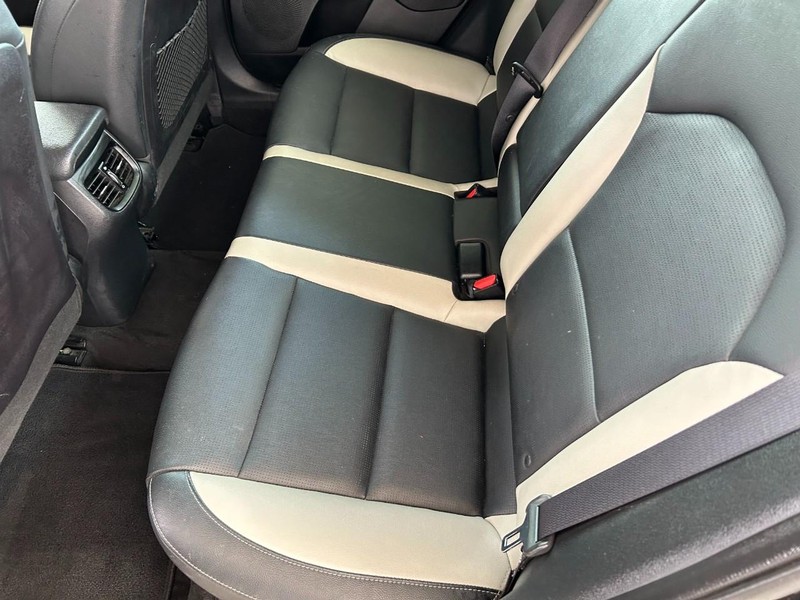 Kia Forte Vehicle Full-screen Gallery Image 20