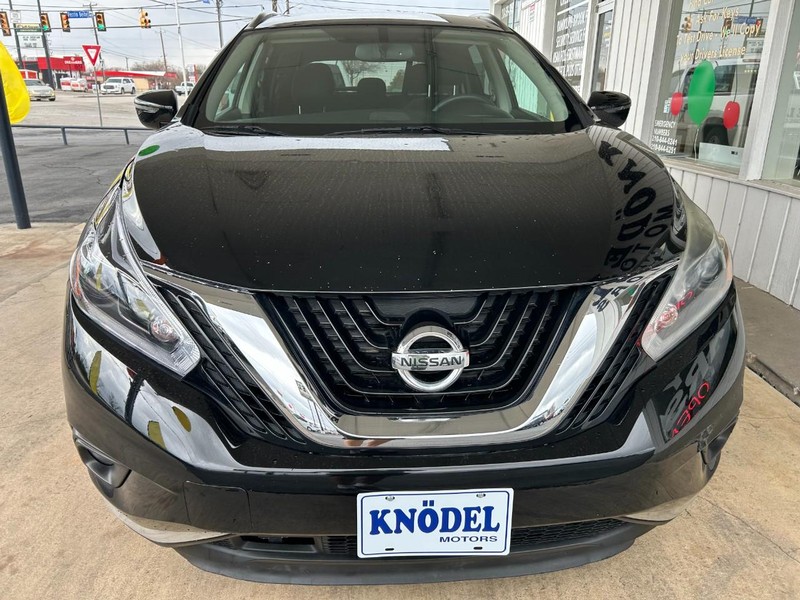 Nissan Murano Vehicle Full-screen Gallery Image 05