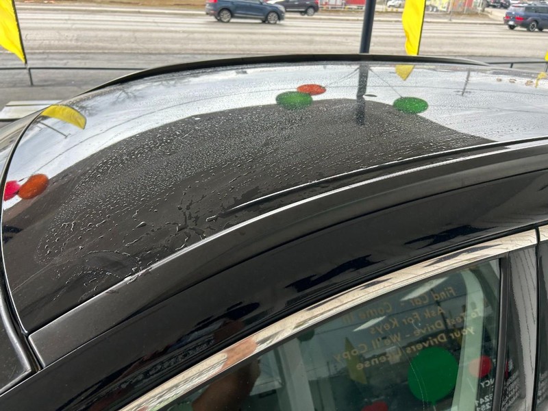 Nissan Murano Vehicle Full-screen Gallery Image 08