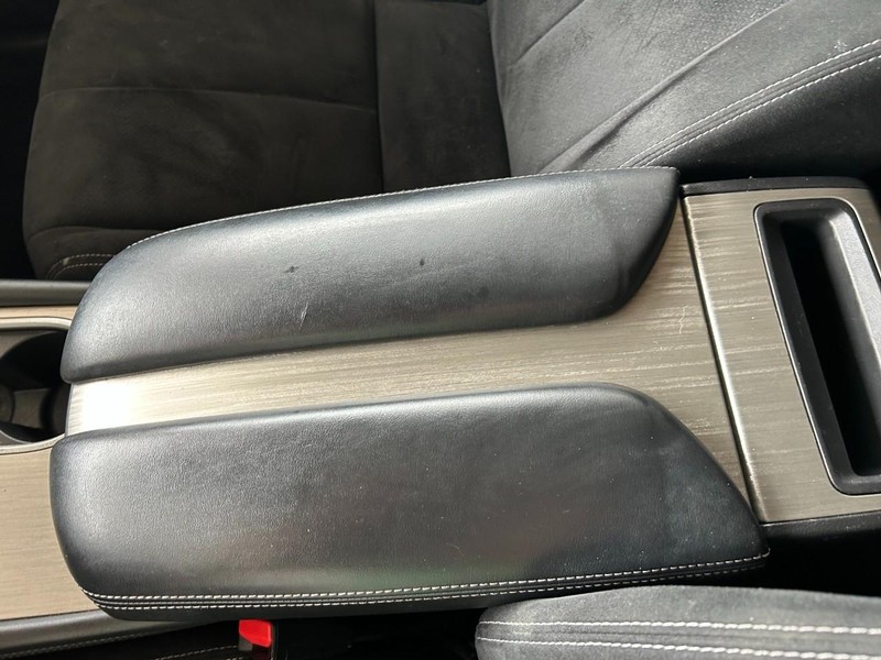 Nissan Murano Vehicle Full-screen Gallery Image 18