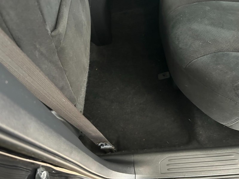 Nissan Murano Vehicle Full-screen Gallery Image 23