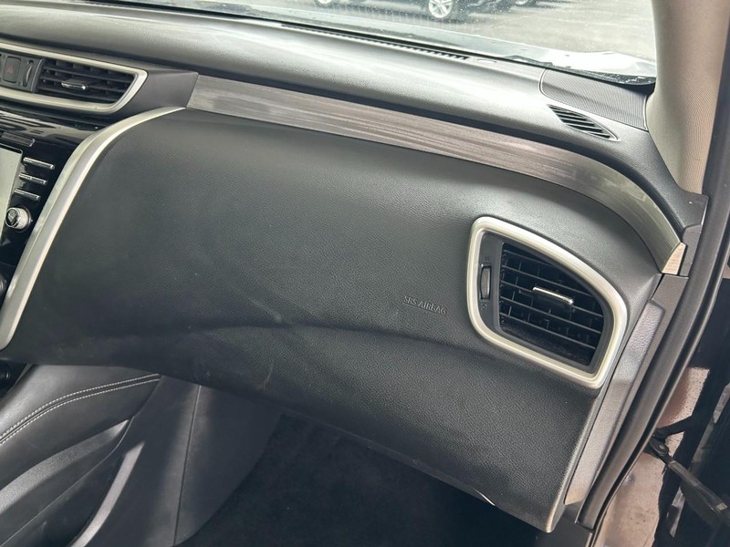 Nissan Murano Vehicle Full-screen Gallery Image 26