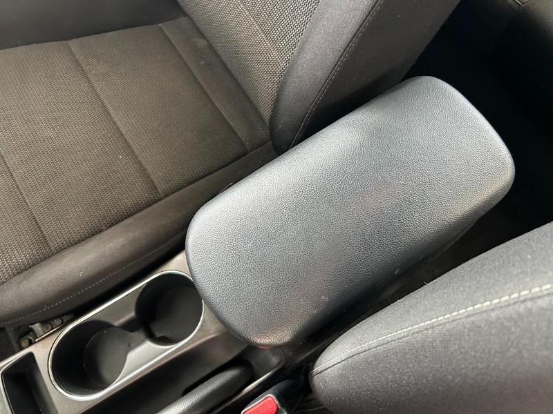 Kia Forte Vehicle Full-screen Gallery Image 13