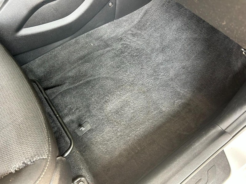 Kia Forte Vehicle Full-screen Gallery Image 23