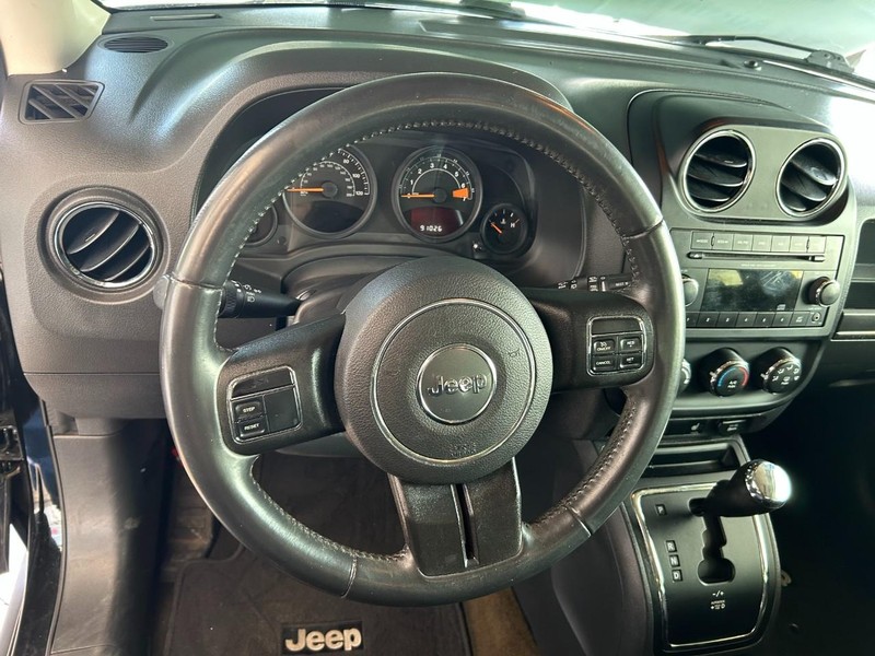 Jeep Patriot Vehicle Full-screen Gallery Image 06