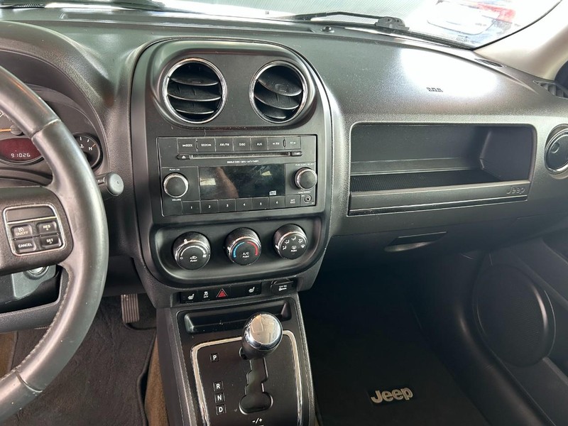 Jeep Patriot Vehicle Full-screen Gallery Image 07
