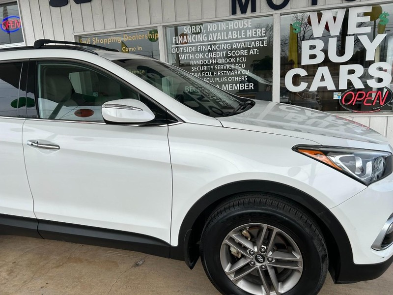 Hyundai Santa Fe Sport Vehicle Full-screen Gallery Image 04