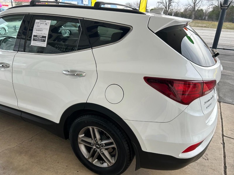 Hyundai Santa Fe Sport Vehicle Full-screen Gallery Image 06