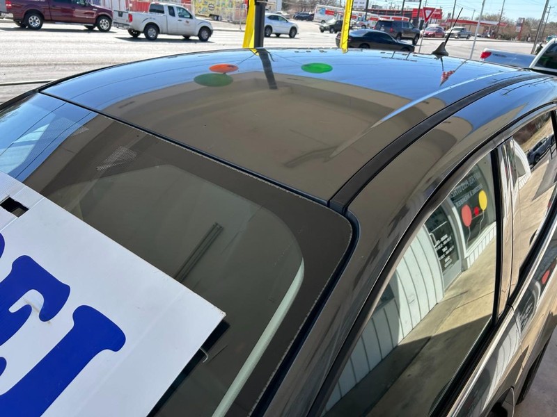 Ford Escape Vehicle Full-screen Gallery Image 07