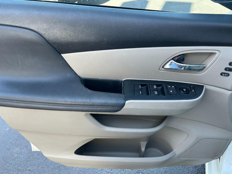 Honda Odyssey Vehicle Full-screen Gallery Image 19