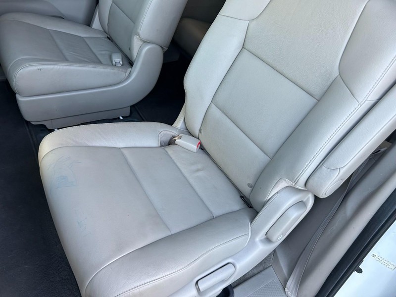 Honda Odyssey Vehicle Full-screen Gallery Image 20