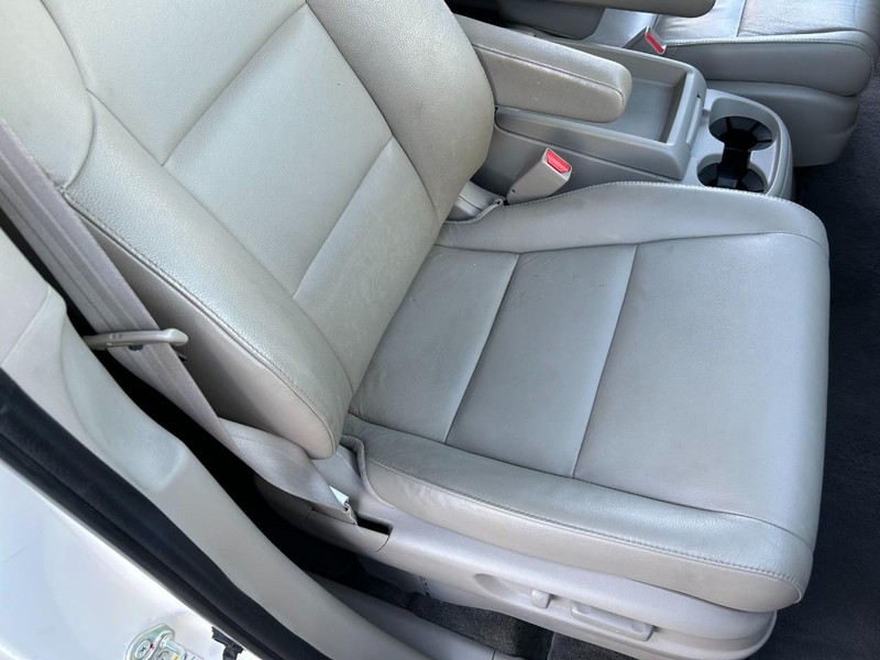 Honda Odyssey Vehicle Full-screen Gallery Image 26
