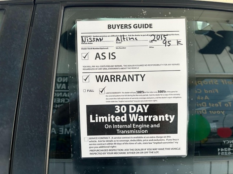 Nissan Altima Vehicle Full-screen Gallery Image 06