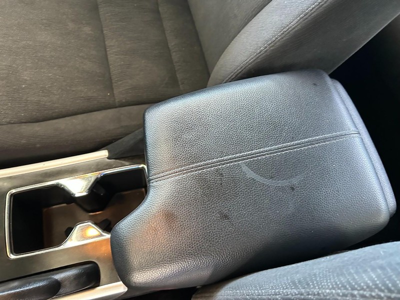 Honda Accord Sedan Vehicle Full-screen Gallery Image 16