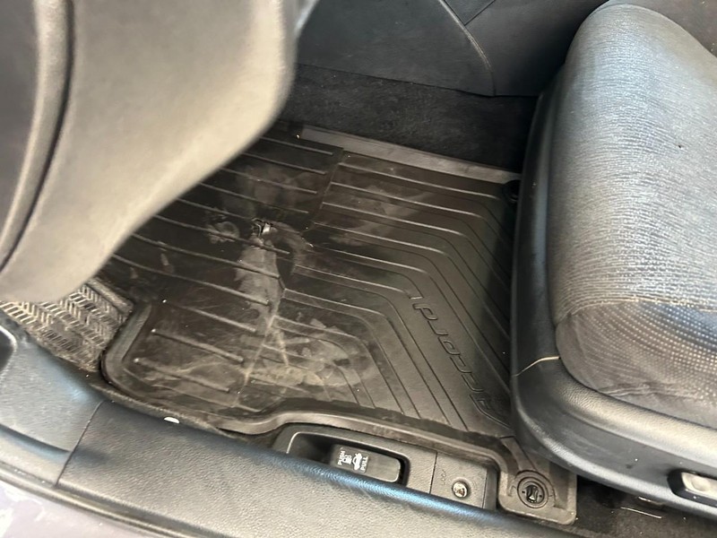 Honda Accord Sedan Vehicle Full-screen Gallery Image 18