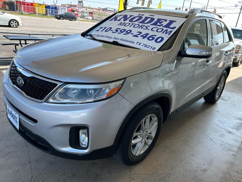 Kia Sorento Vehicle Full-screen Gallery Image 04