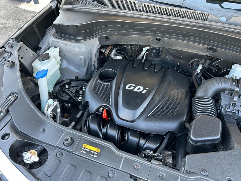 Kia Sorento Vehicle Full-screen Gallery Image 08