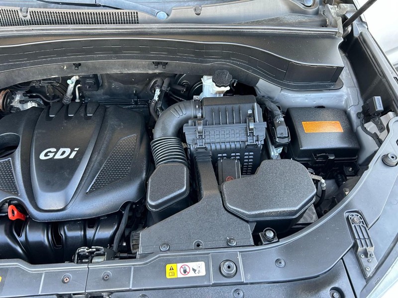 Kia Sorento Vehicle Full-screen Gallery Image 09