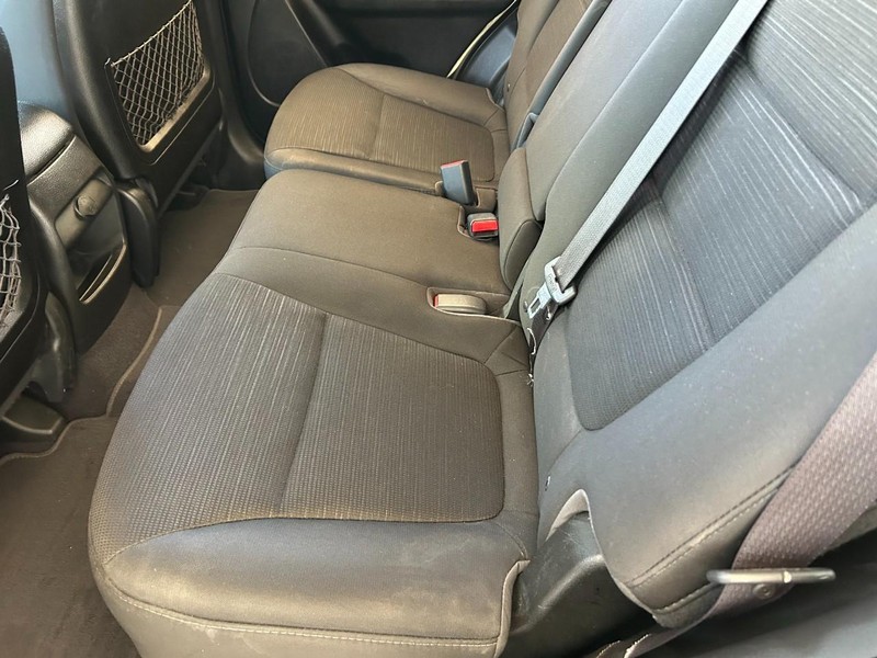 Kia Sorento Vehicle Full-screen Gallery Image 16