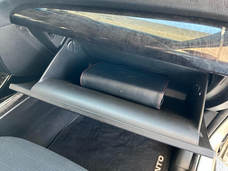 Kia Sorento Vehicle Full-screen Gallery Image 22