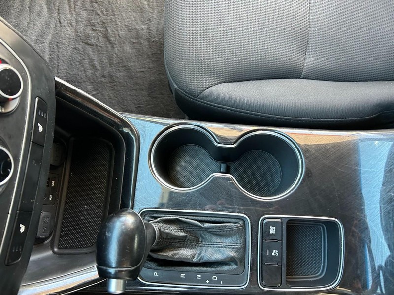 Kia Sorento Vehicle Full-screen Gallery Image 28