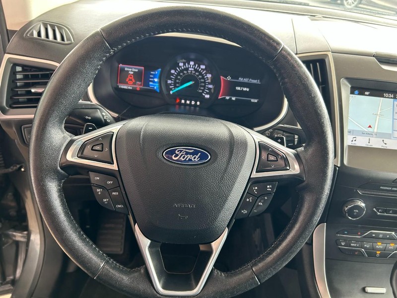 Ford Edge Vehicle Full-screen Gallery Image 12