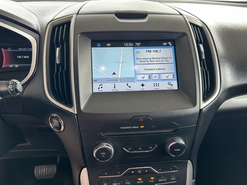 Ford Edge Vehicle Full-screen Gallery Image 14