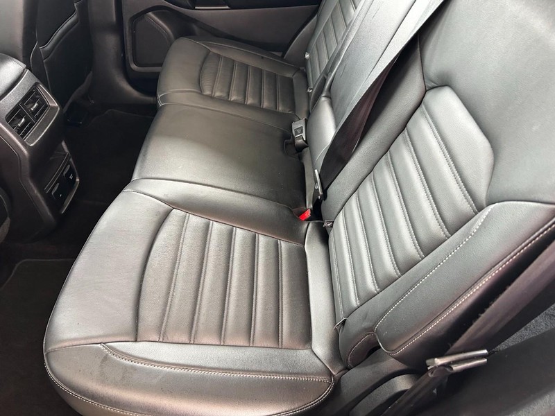 Ford Edge Vehicle Full-screen Gallery Image 20