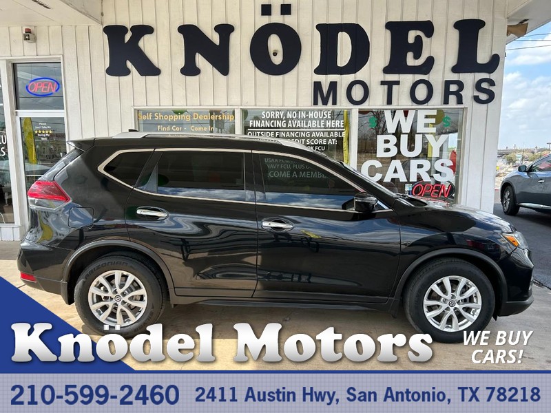 Nissan Rogue Vehicle Full-screen Gallery Image 01