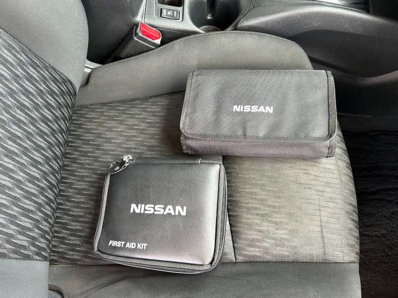 Nissan Rogue Vehicle Full-screen Gallery Image 20