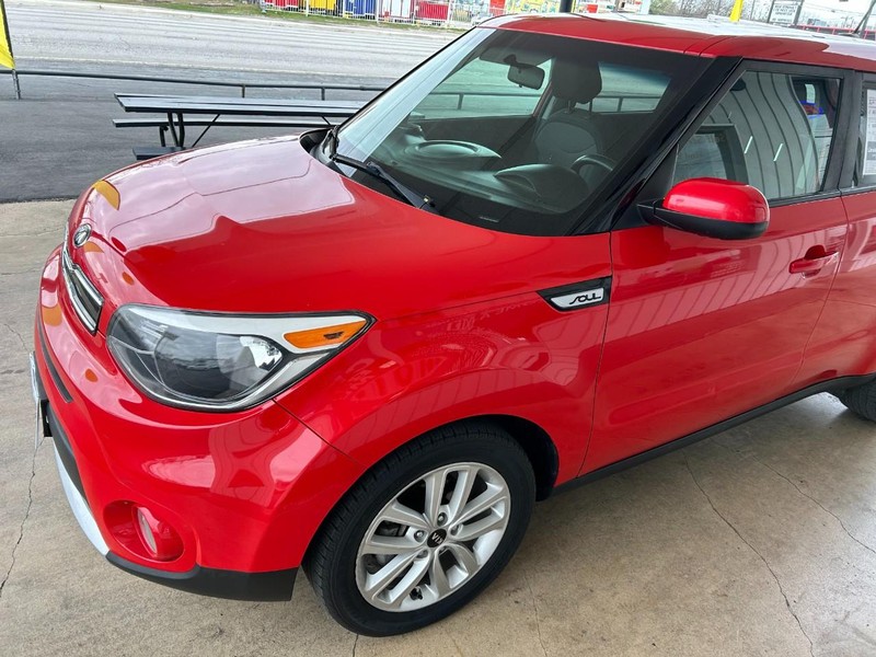 Kia Soul Vehicle Full-screen Gallery Image 05