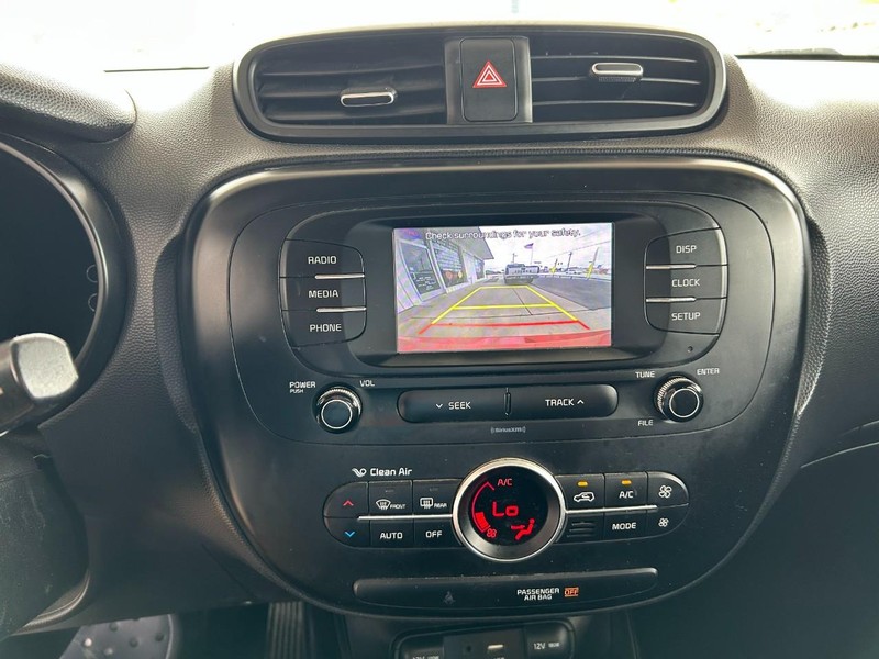 Kia Soul Vehicle Full-screen Gallery Image 12