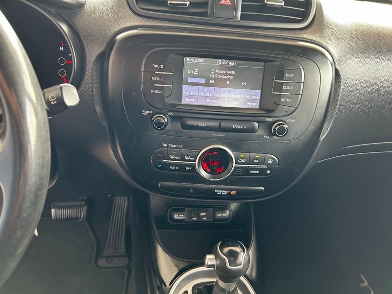 Kia Soul Vehicle Full-screen Gallery Image 14