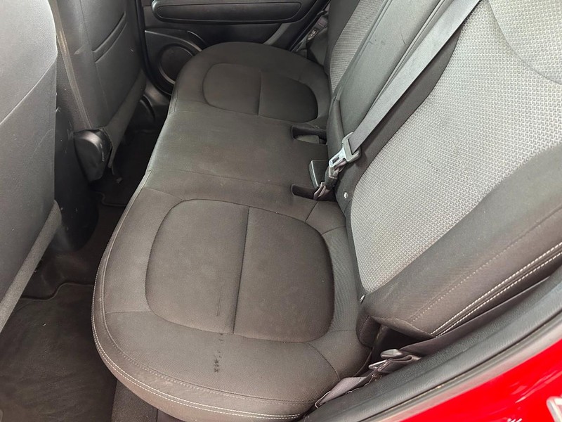 Kia Soul Vehicle Full-screen Gallery Image 20