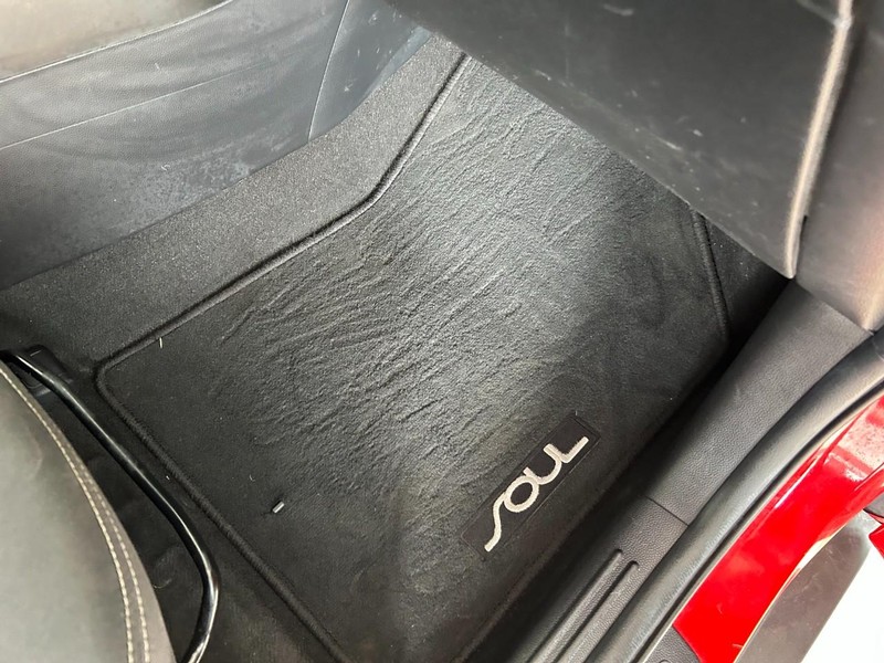 Kia Soul Vehicle Full-screen Gallery Image 27