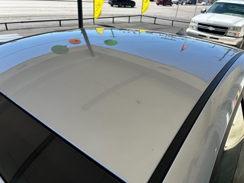 Kia Forte Vehicle Full-screen Gallery Image 07