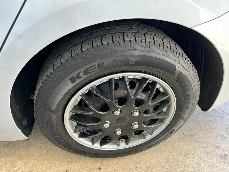 Kia Forte Vehicle Full-screen Gallery Image 08