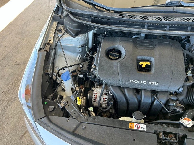 Kia Forte Vehicle Full-screen Gallery Image 10