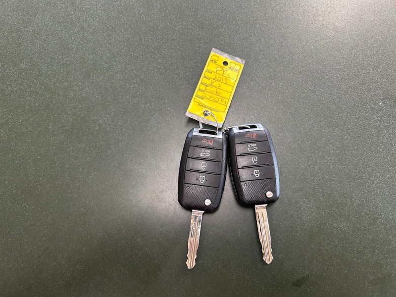 Kia Forte Vehicle Full-screen Gallery Image 16