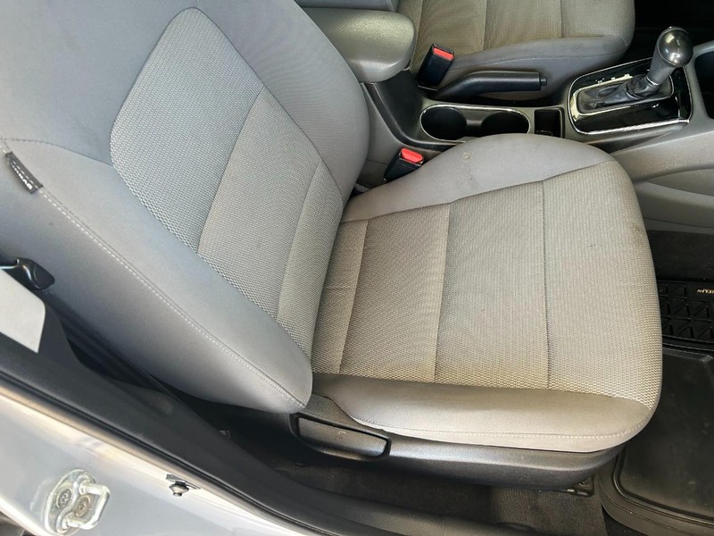 Kia Forte Vehicle Full-screen Gallery Image 24