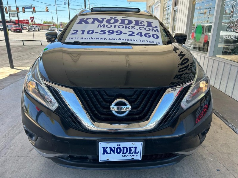 Nissan Murano Vehicle Full-screen Gallery Image 02